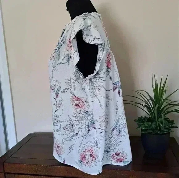 Buffalo David Bitton Floral Blouse Lightweight Flowy Top Medium White Pink Green - Picture 2 of 11